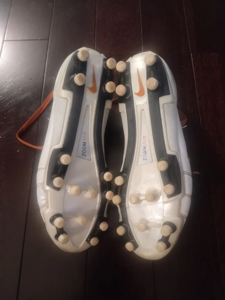 Nike Air Zoom Total 90 III  – Size US 9.5 / UK 8.5 image indicator(3)