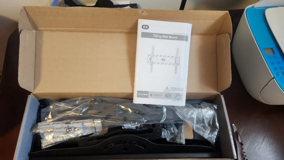 New Tilting TV Wall Mount for 32"-55" TVs image indicator(3)