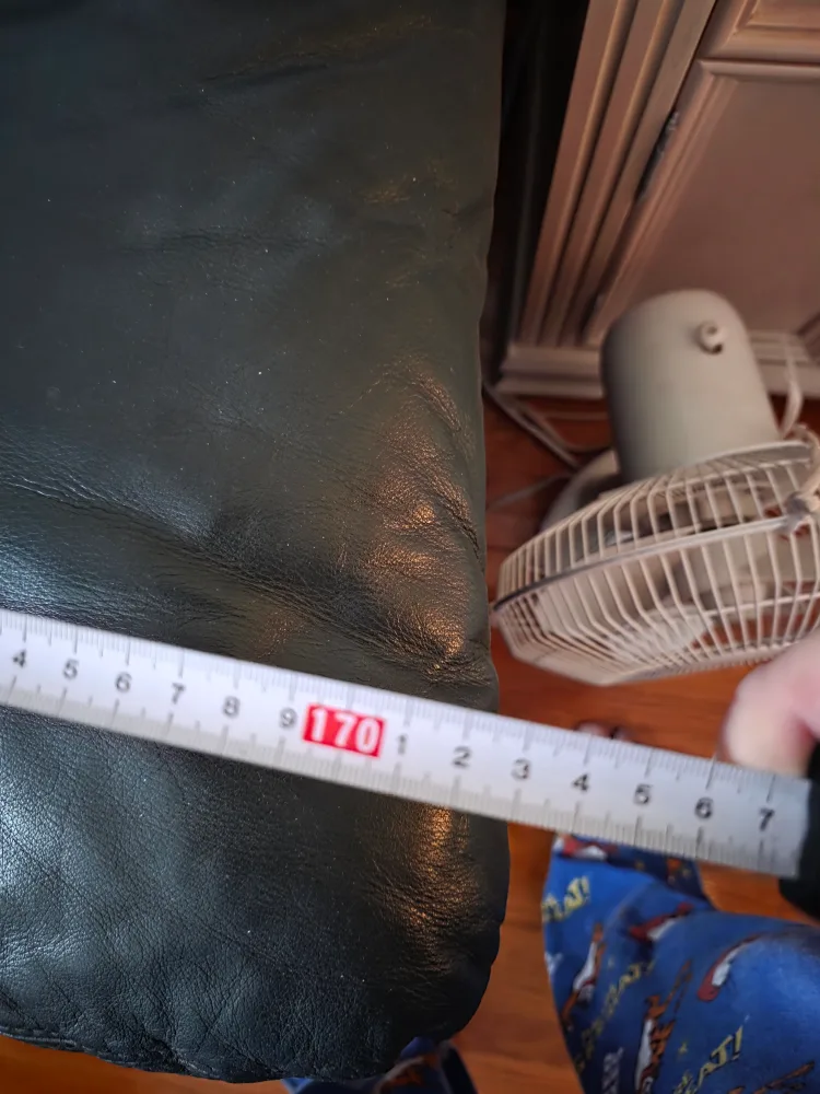 real Leather Loveseat - Green image indicator(3)