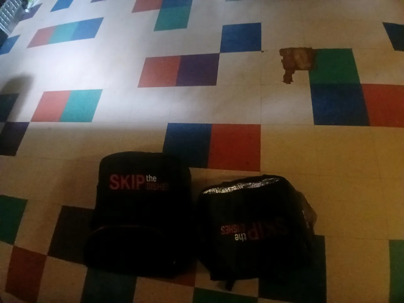 SkipTheDishes Insulated Delivery Bag s thumbnail