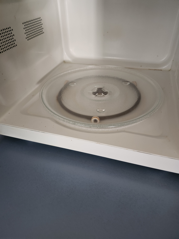 Whirlpool Small Microwave Oven - photo 3