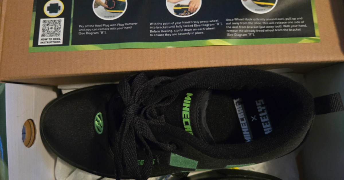 Heelys x Minecraft Roller Shoes, Size Karrot - Main Image