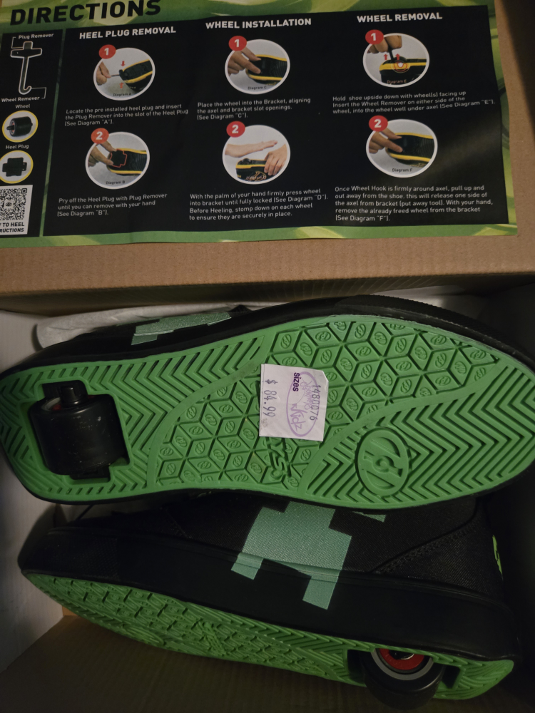 Heelys x Minecraft Roller Shoes, Size 6 - photo 2