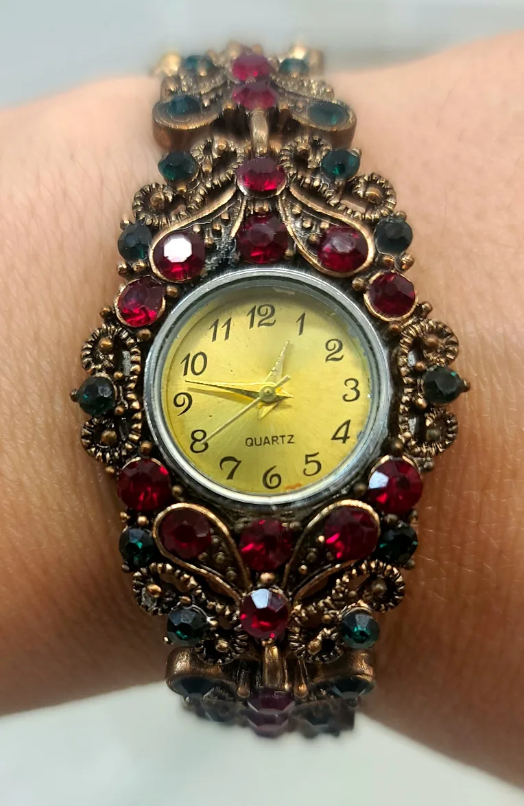 Vintage Style Quartz Watch thumbnail