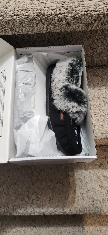 SoftMoc Black Slippers - Size 9 image indicator(2)