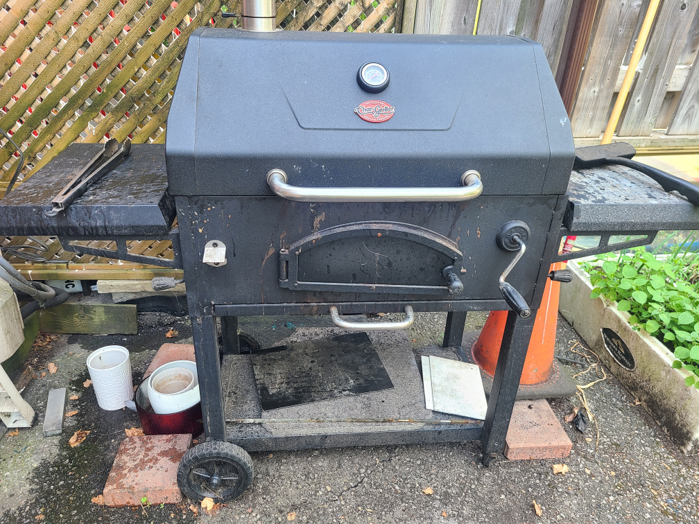 Char-Broil Charcoal Grill