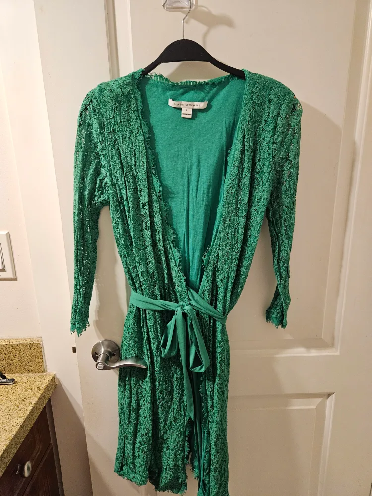 Vintage Diane von Furstenberg Green Lace Wrap Dress - Size 8 🧡 thumbnail