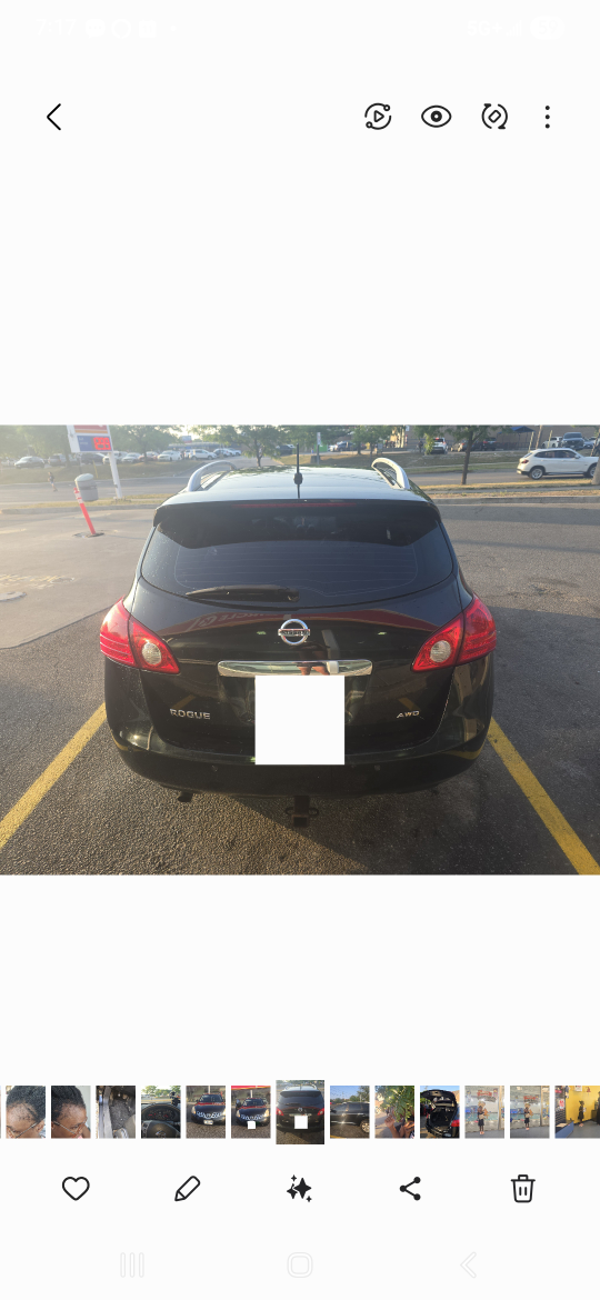 Nissan Rogue Black SUV - photo 2