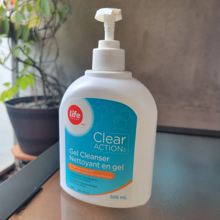 Life Brand Clear Action Gel Cleanser 500 mL thumbnail