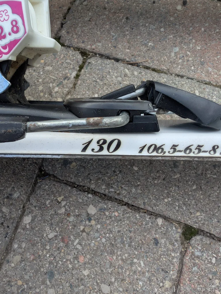 Girls Atomic Sweet Stuff Skis - Size 130 - pink and white image indicator(5)