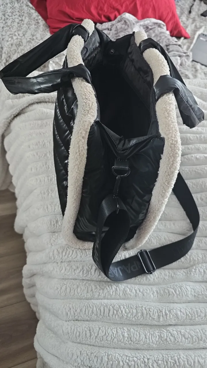 Pajar Black Quilted Tote Bag image indicator(4)