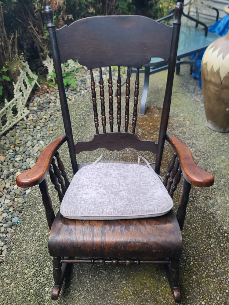 Antique Wooden Rocking Chair image indicator(2)