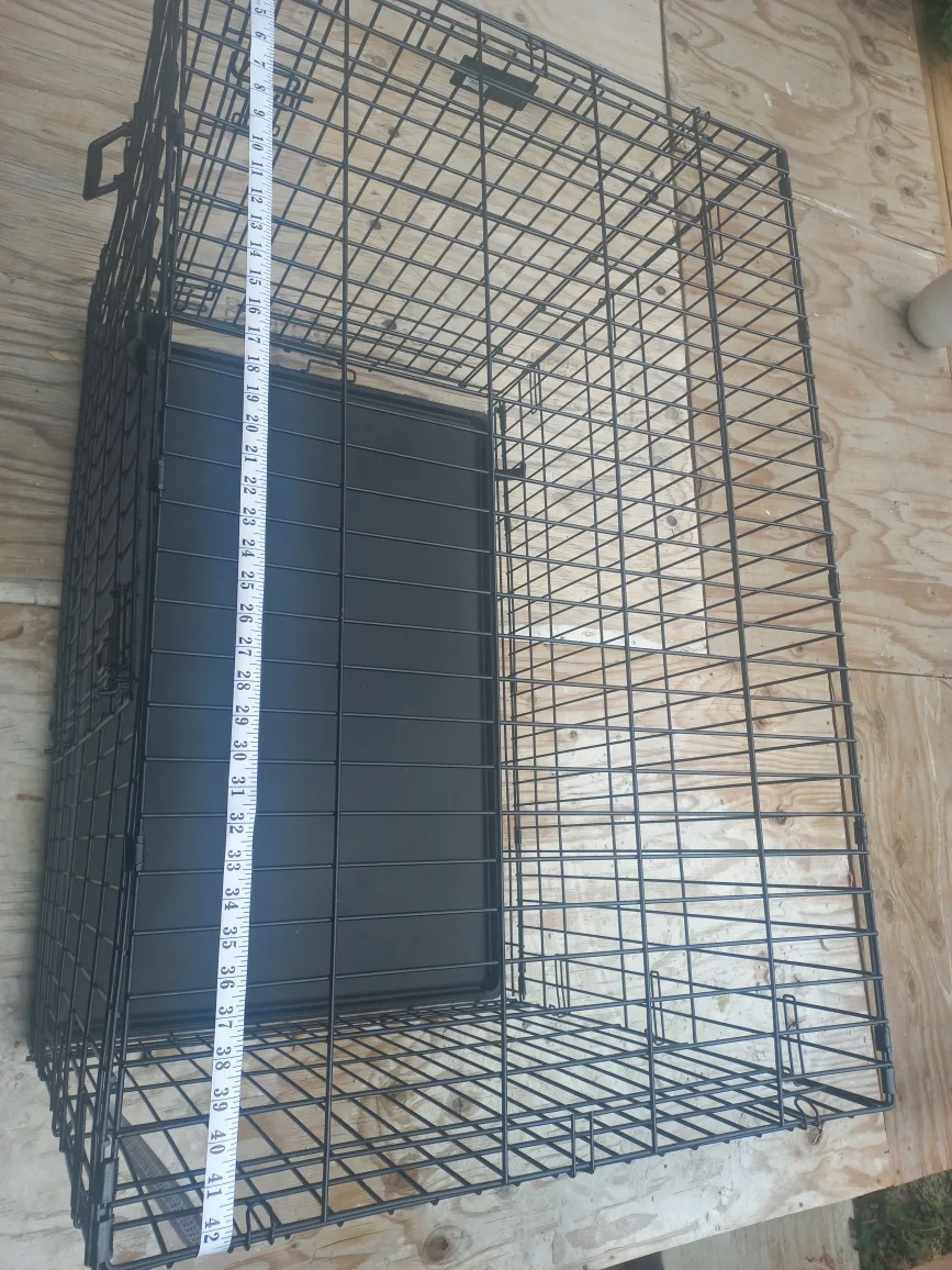 XL Dog Crate 42" x 28" x 30" image indicator(3)