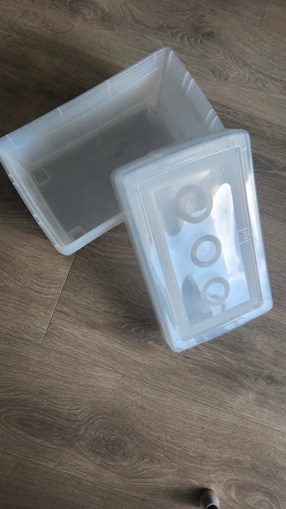 A set of 5 KIS Storage Box with Lid in good condition thumbnail