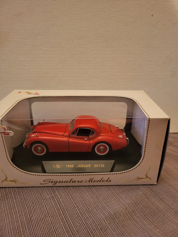1949 Jaguar XK120 Signature Models Diecast Car thumbnail