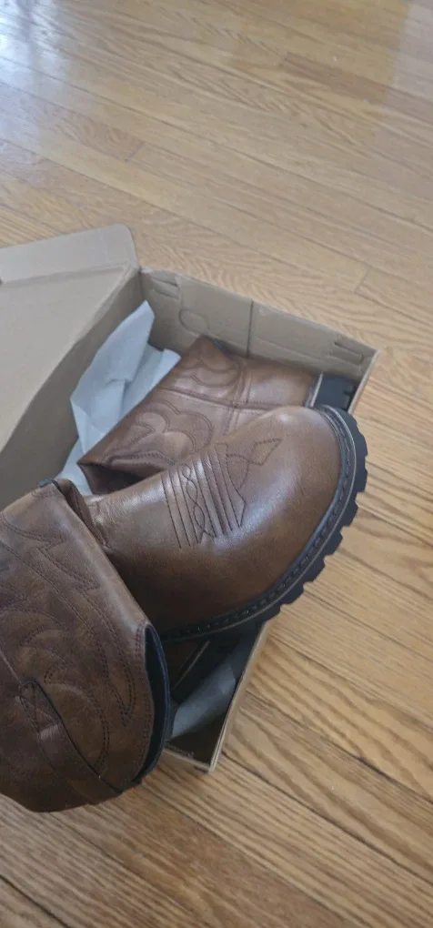 Timberland Boot size UK 7 & Brown Full Boot size 39 image indicator(7)