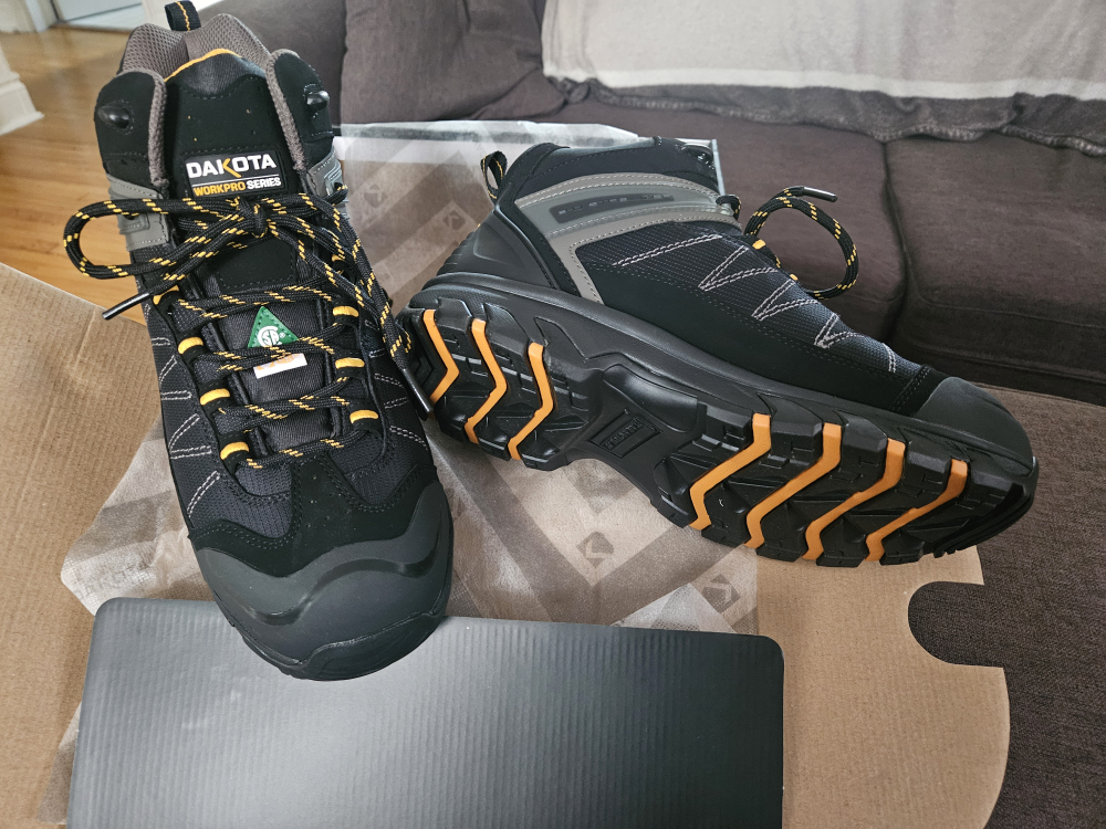 Dakota - Tarantula Antislip Boots - Size 9 - photo 2