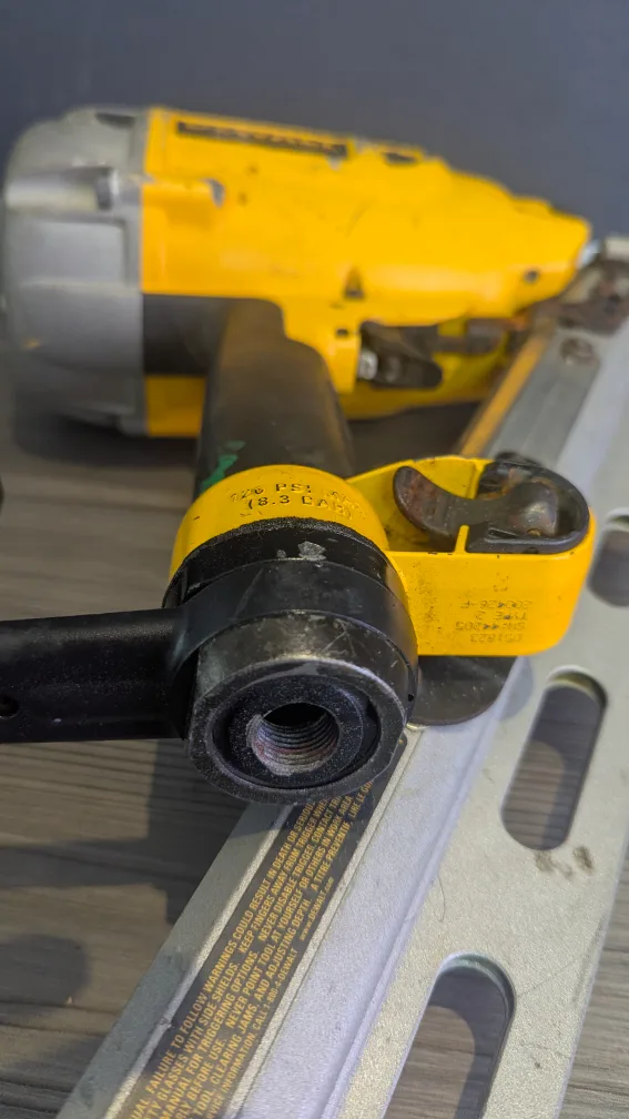 DeWalt D51823 Clipped Head Framing Nailer image indicator(4)