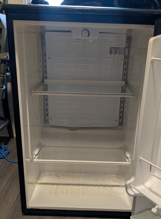 Maple Leafs Mini Fridge - photo 2