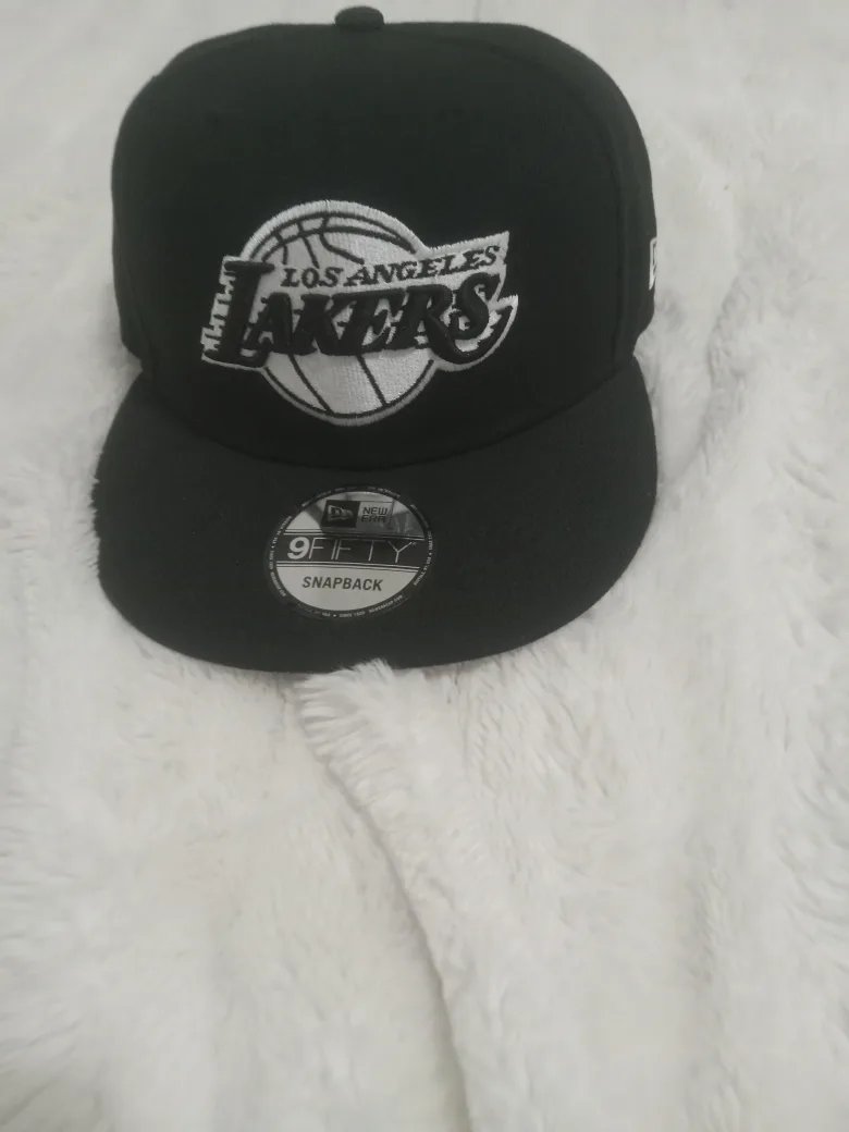 New Era Lakers 9FIFTY Snapback Hat thumbnail