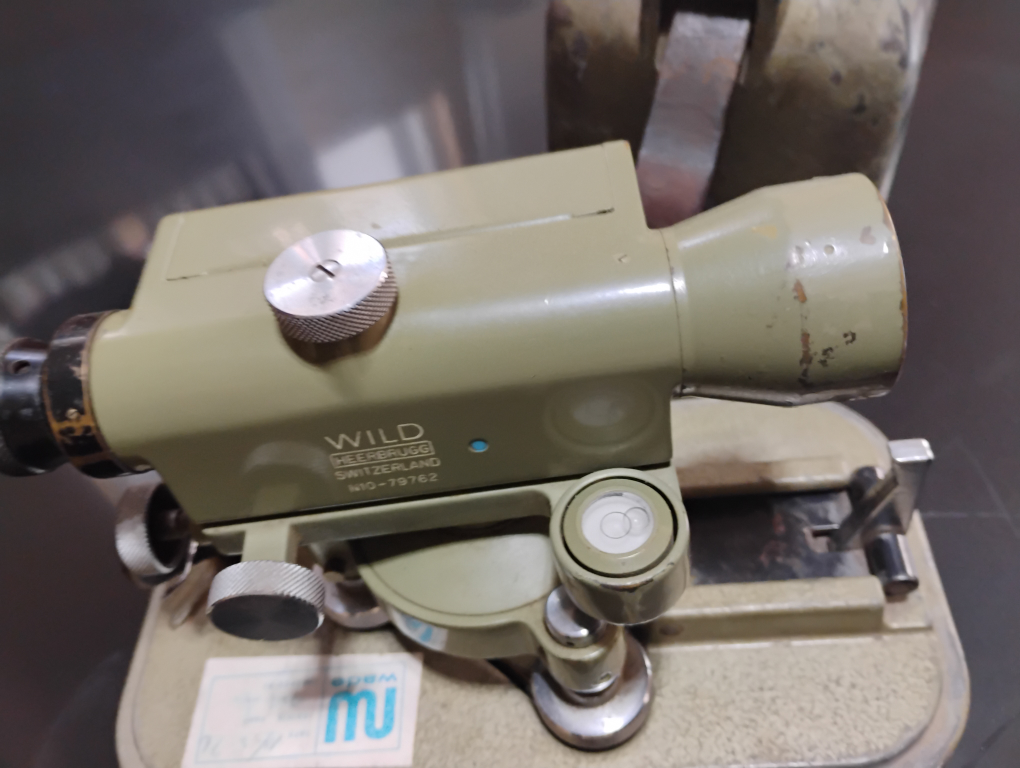 vintage survey WILD Heerbrugg N10 Level