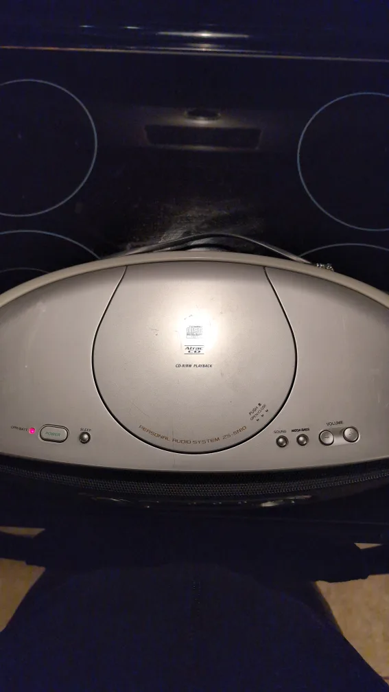 Sony Portable Radio/CD/MP3 Player image indicator(9)