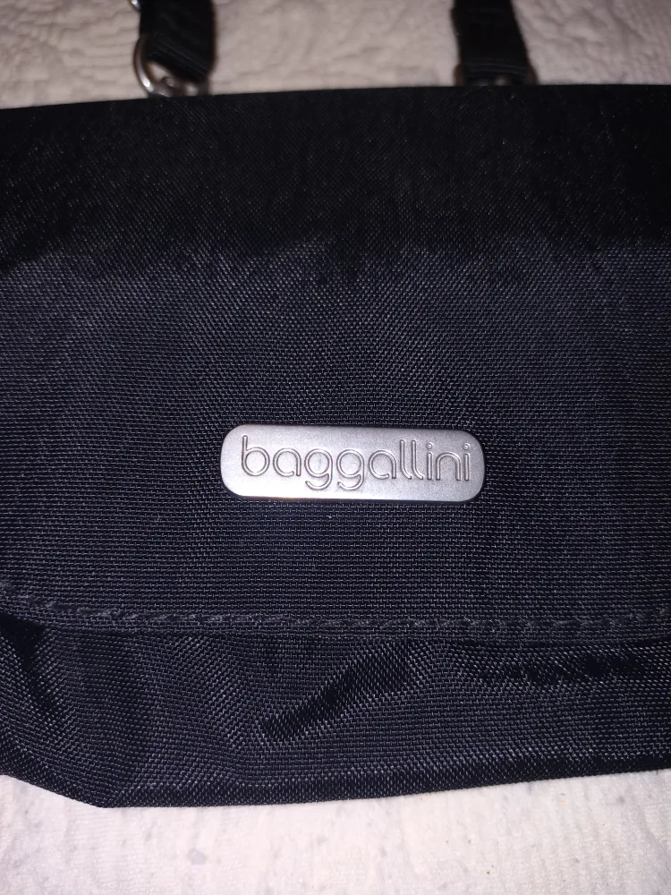 Baggallini Crossbody Purse image indicator(3)