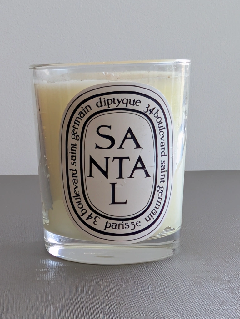 ディプティック　キャンドル　SANTAL Amazon.com : Diptyque Santal Candle-6.5 oz : Scented Candles