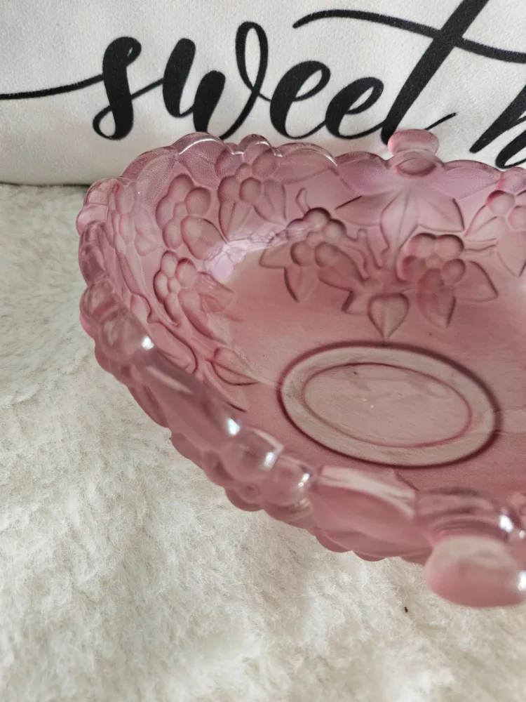 Vintage Pink Glass 3-Tiered Dessert Stand image indicator(8)