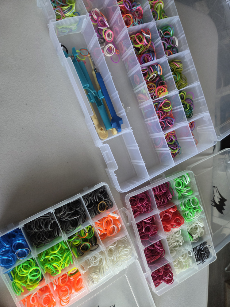 Rainbow Loom Lot with Bands & Accessories - photo 3