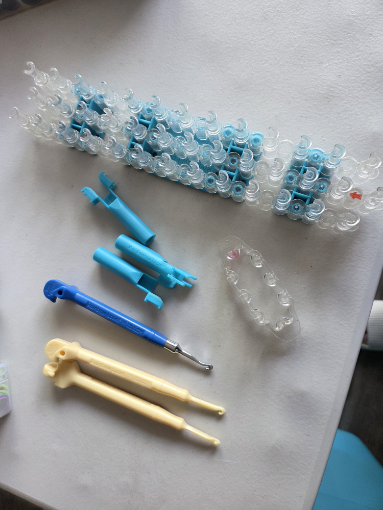 Rainbow Loom Lot with Bands & Accessories - photo 4