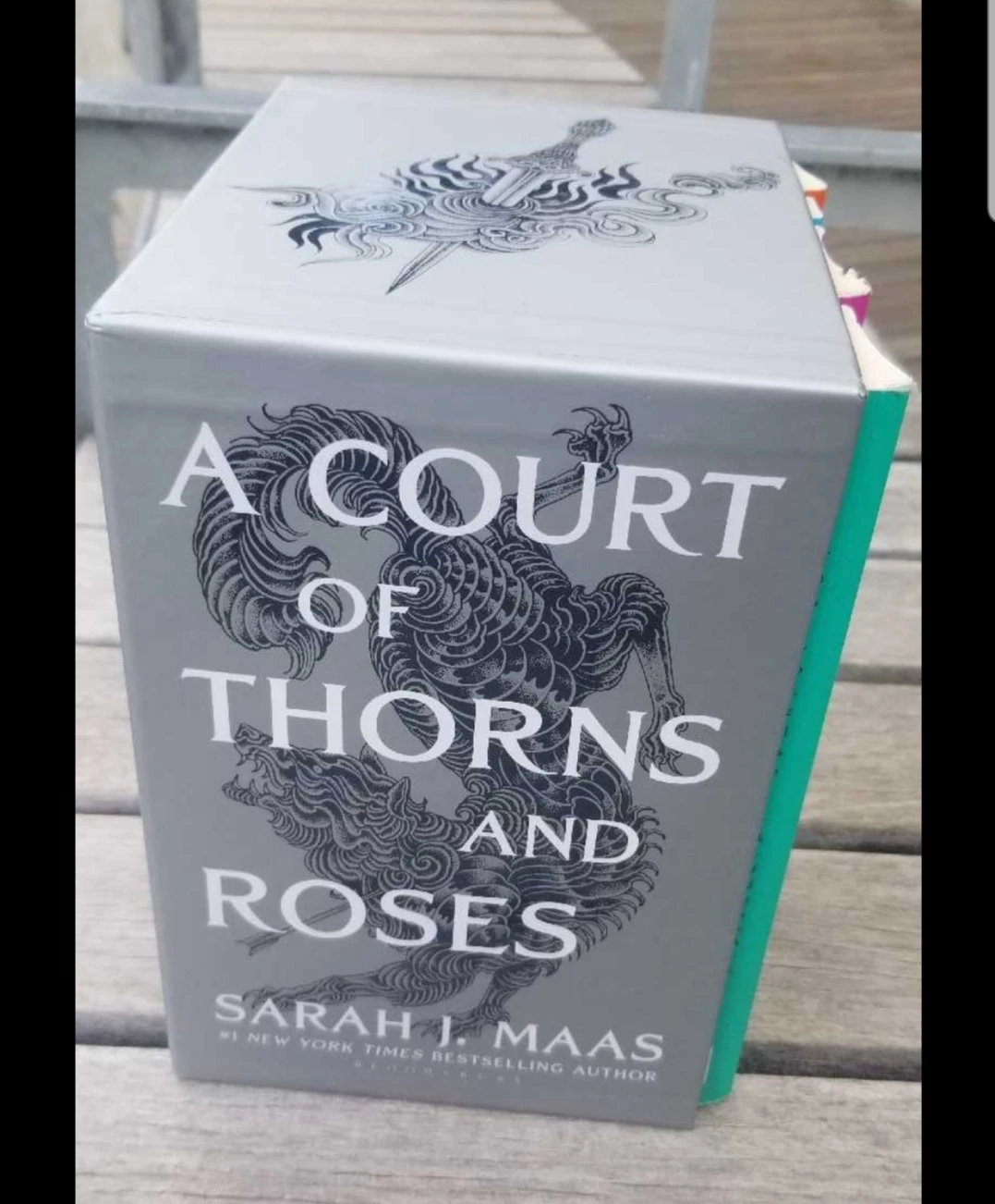 A Court of Thorns and Roses Box Set by Sarah J. Maas - photo 2