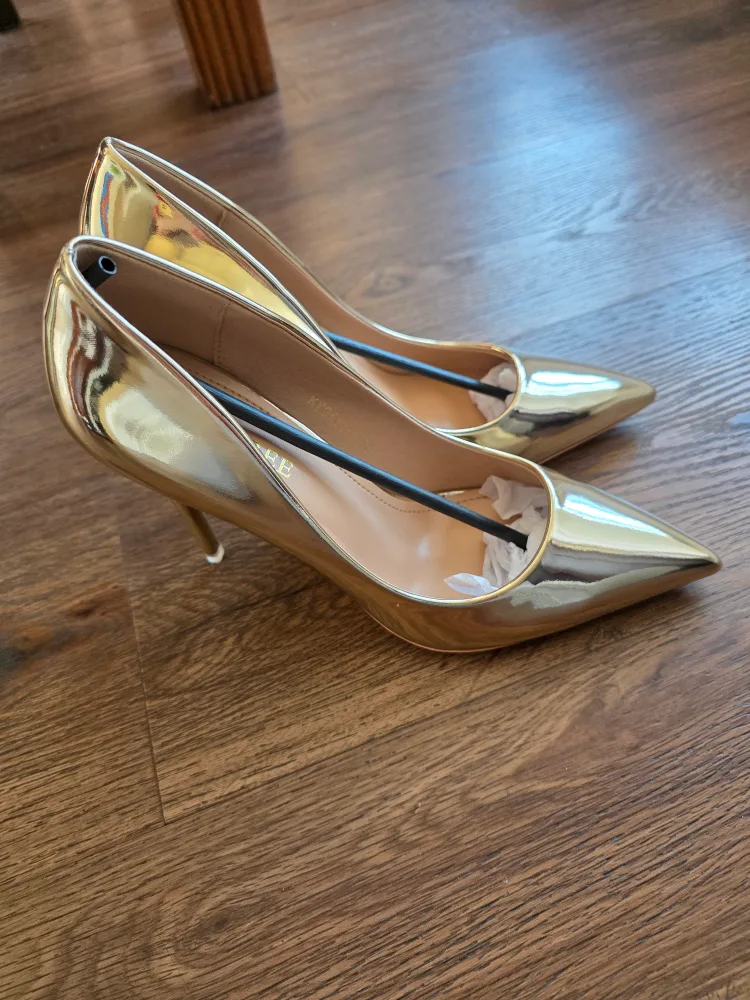 New light Gold Heels - Size 38 image indicator(5)