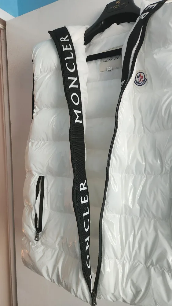 Moncler White Padded Vest - Size XL image indicator(4)