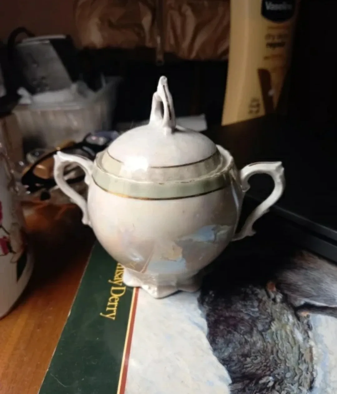 Vintage Sugar Bowl with Lid image indicator(3)