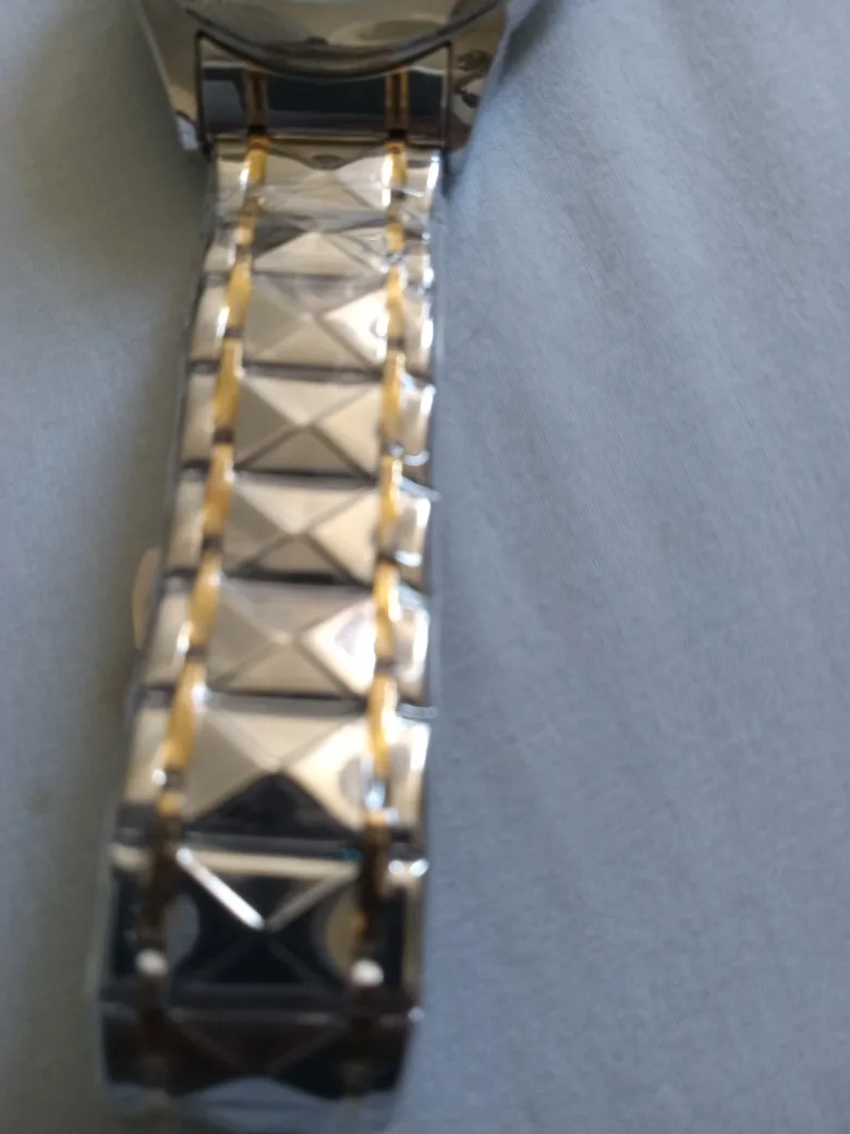 RULOS Quartz Green Dial Watch image indicator(2)