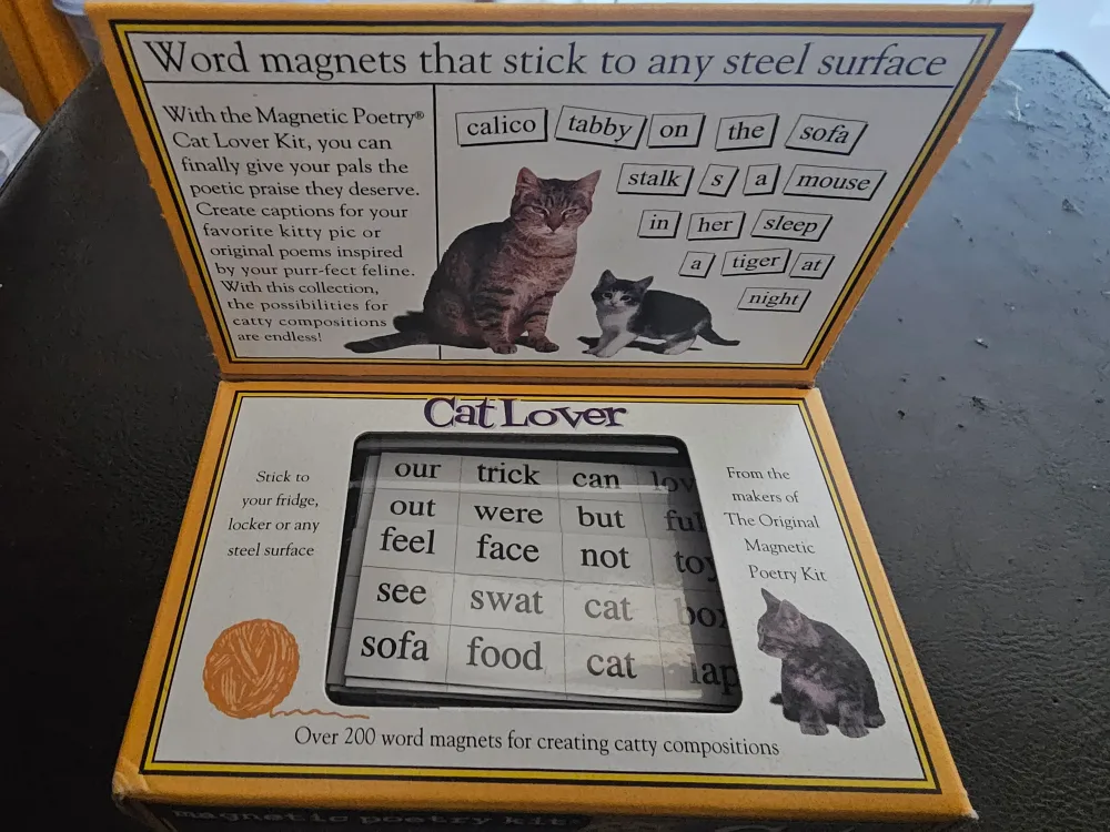 Magnetic Poetry Kit Cat Lover image indicator(2)