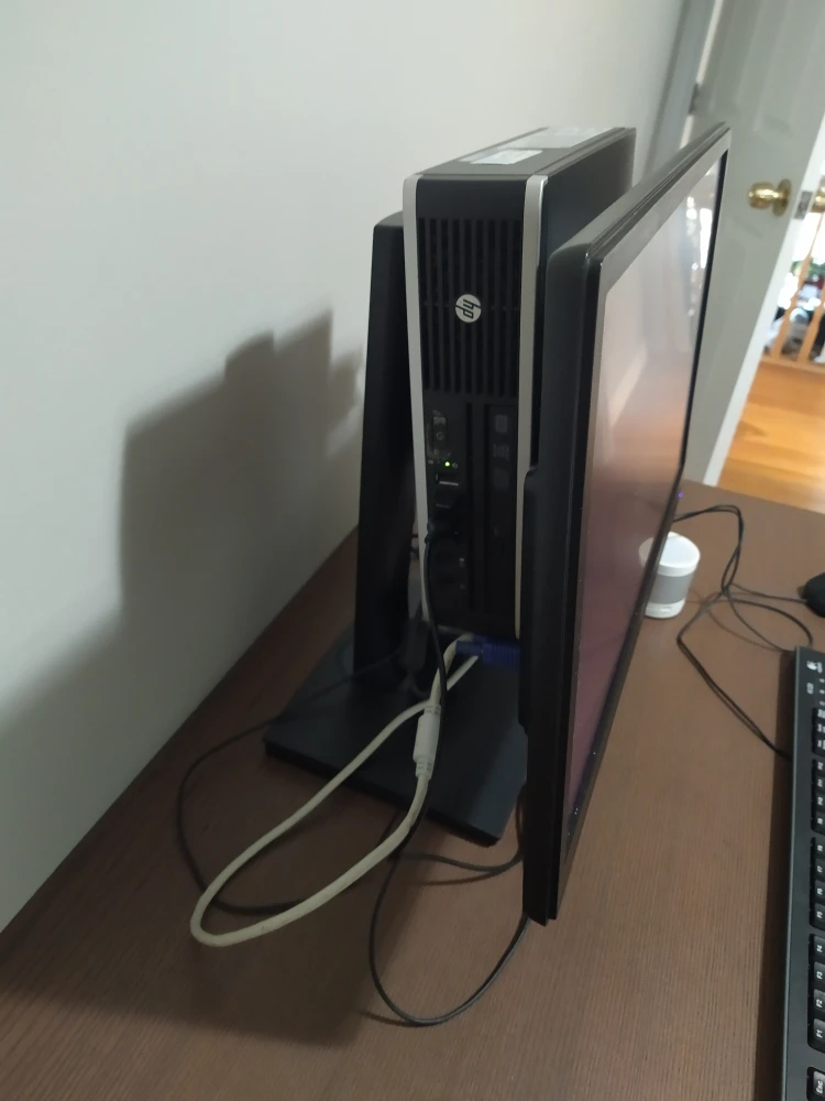 HP V221 with I5 computer All in one 8G + 120G SSD - photo 3
