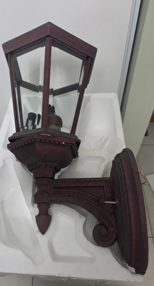 2 New Murray Feiss OL2101WP Outdoor Wall Light image indicator(3)