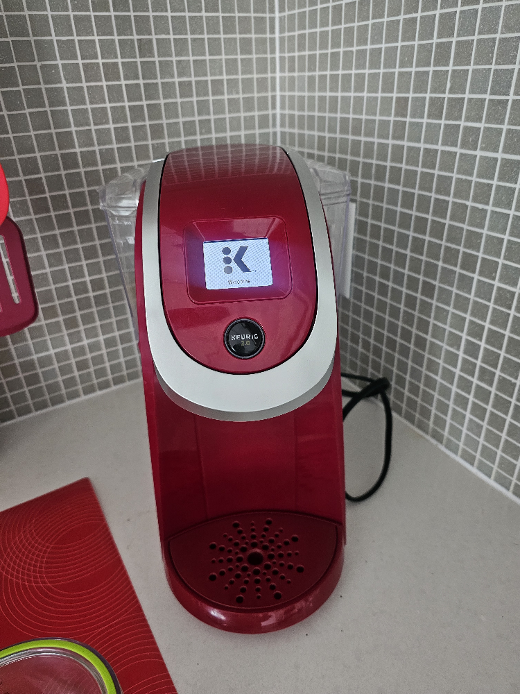 Keurig 2.0 K200 Coffee Maker - Red