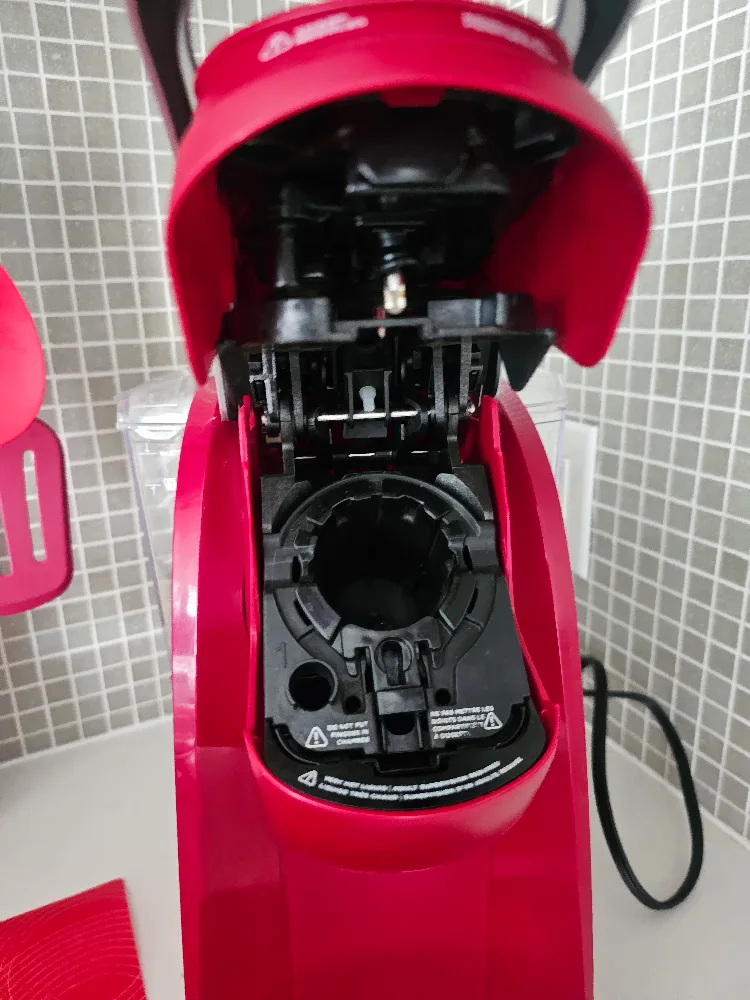 Keurig 2.0 K200 Coffee Maker - Red image indicator(4)