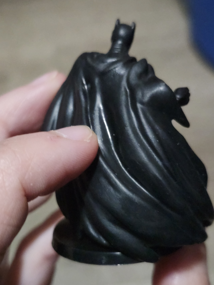 $5 dc batman figurine 3" - photo 3