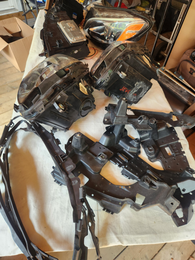 Mercedes-Benz Headlights Parts - photo 2