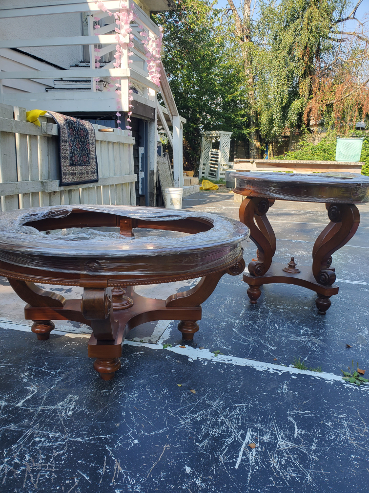 Mahogany Round Table Set (Comes with glass top)