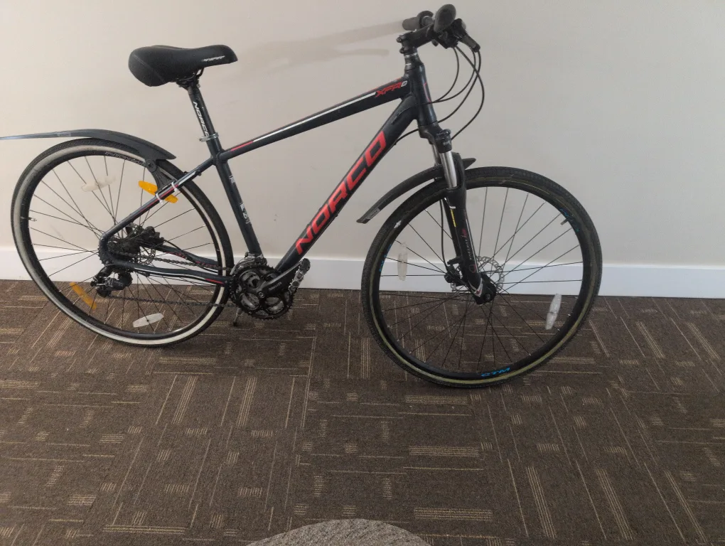 Norco VFR 3 Hybrid Bike - Great Condition! thumbnail
