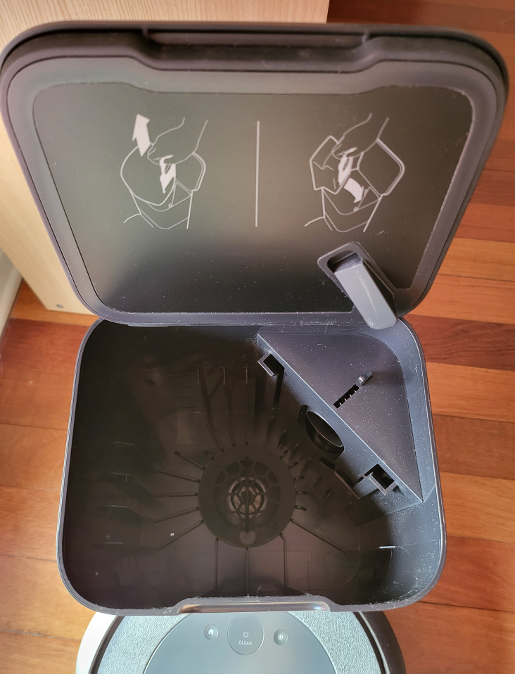 iRobot Roomba i3 Vacuum w/ Clean Base (Self-Emptying). - photo 3