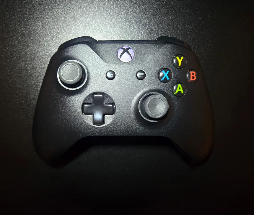 Xbox One Wireless Controller / Clean & Tested thumbnail