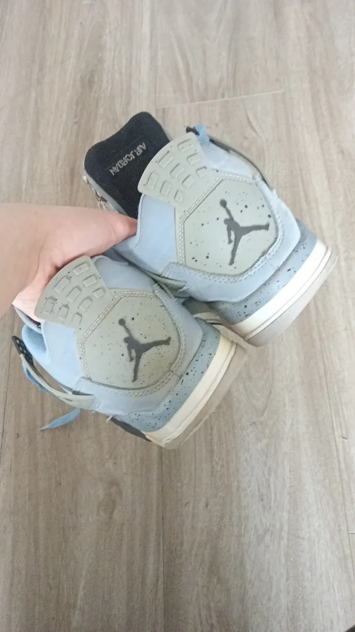 Air Jordan 4 Retro University Blue image indicator(3)