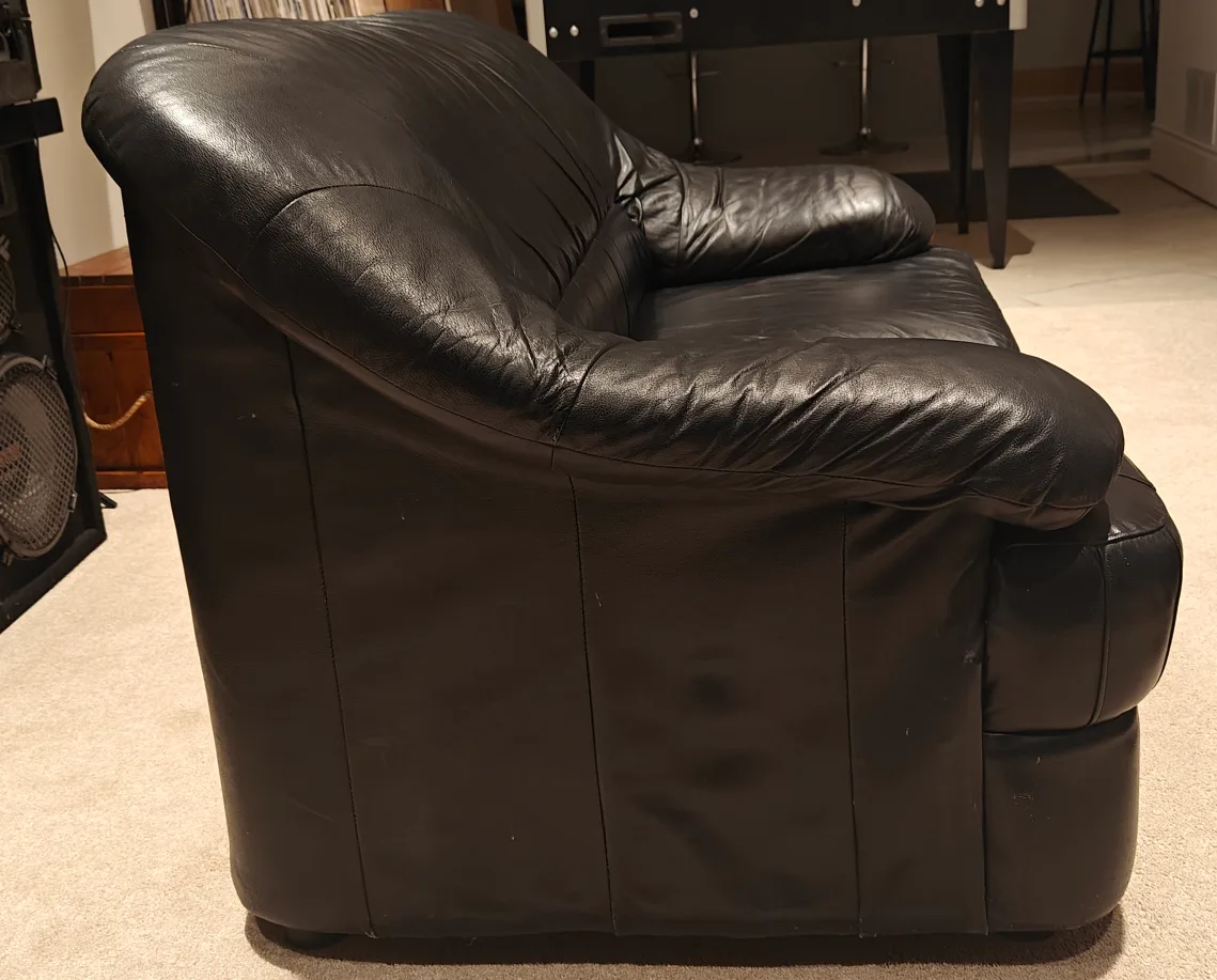 Black Leather Sofa - Used image indicator(4)
