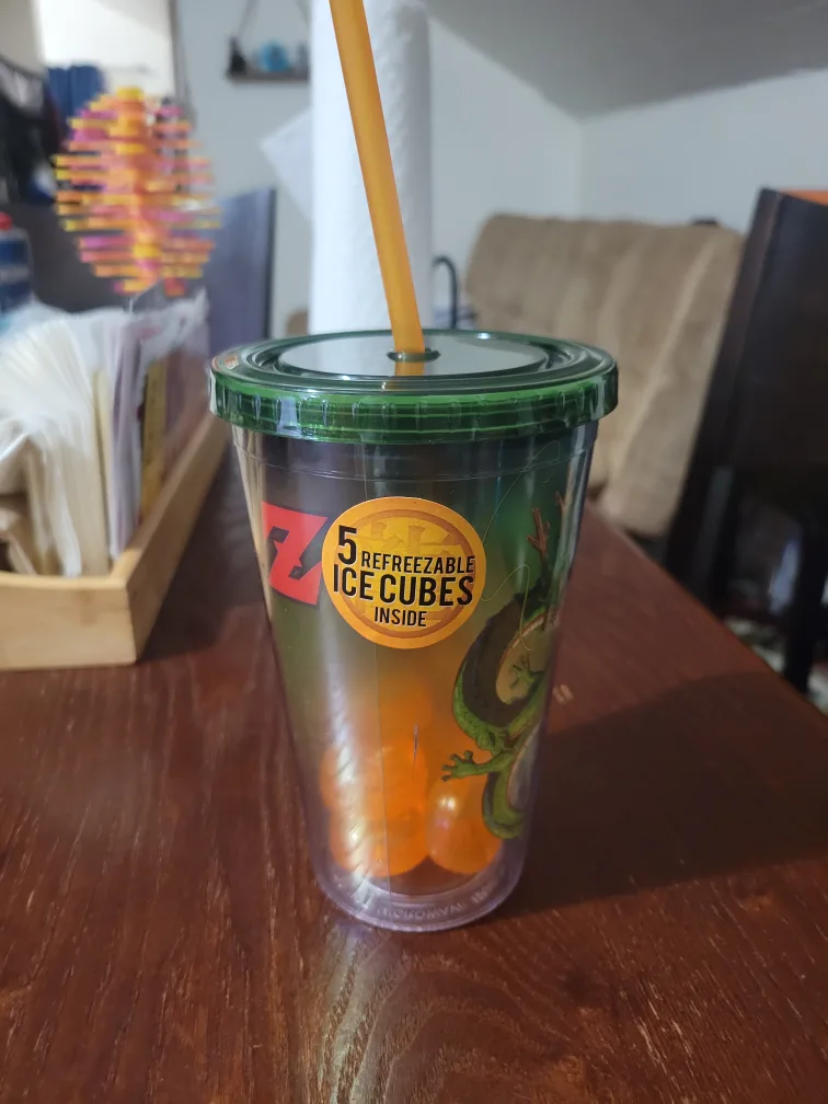 Dragon Ball Z Cup with Ice Cubes and Straw image indicator(2)